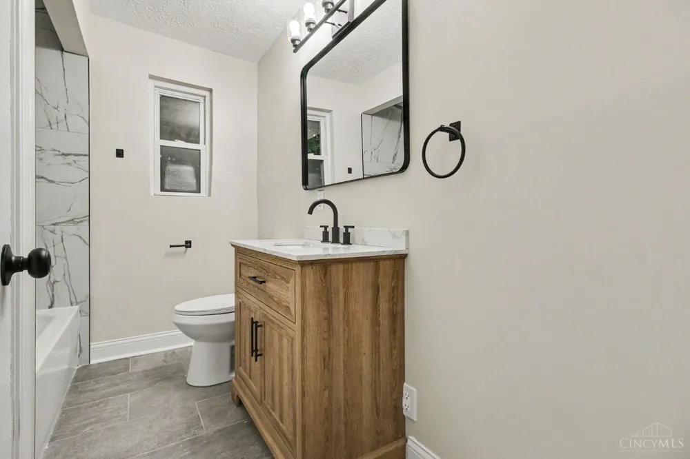 8997 Plainfield Road Sycamore, OH 45236