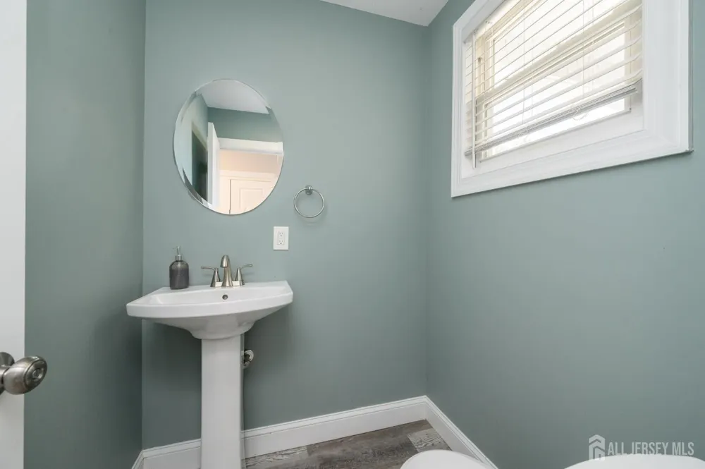 19 Bucknell Drive Cherry Hill, NJ 08034