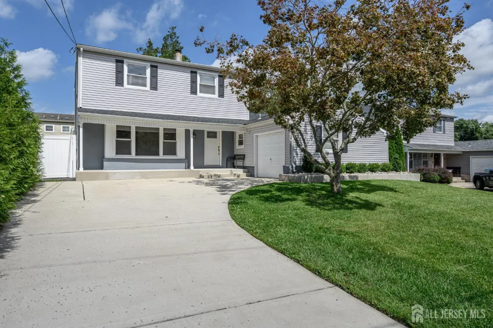 19 Bucknell Drive Cherry Hill, NJ 08034