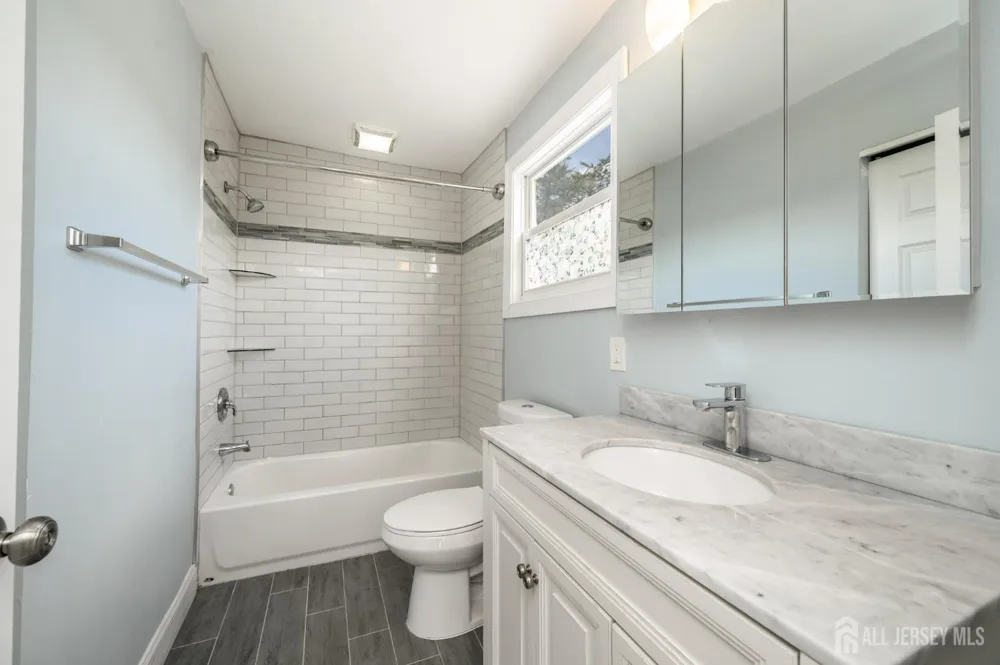 19 Bucknell Drive Cherry Hill, NJ 08034