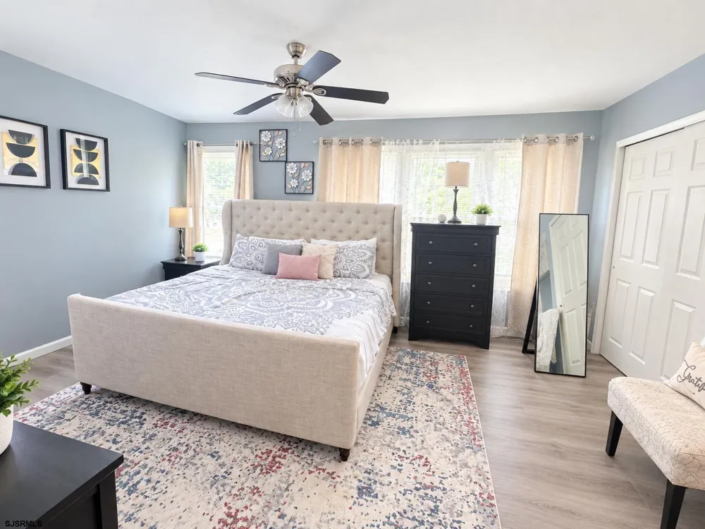 10 Fomalhaut Ct Turnersville, NJ 08012