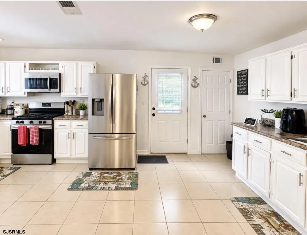 10 Fomalhaut Ct Turnersville, NJ 08012