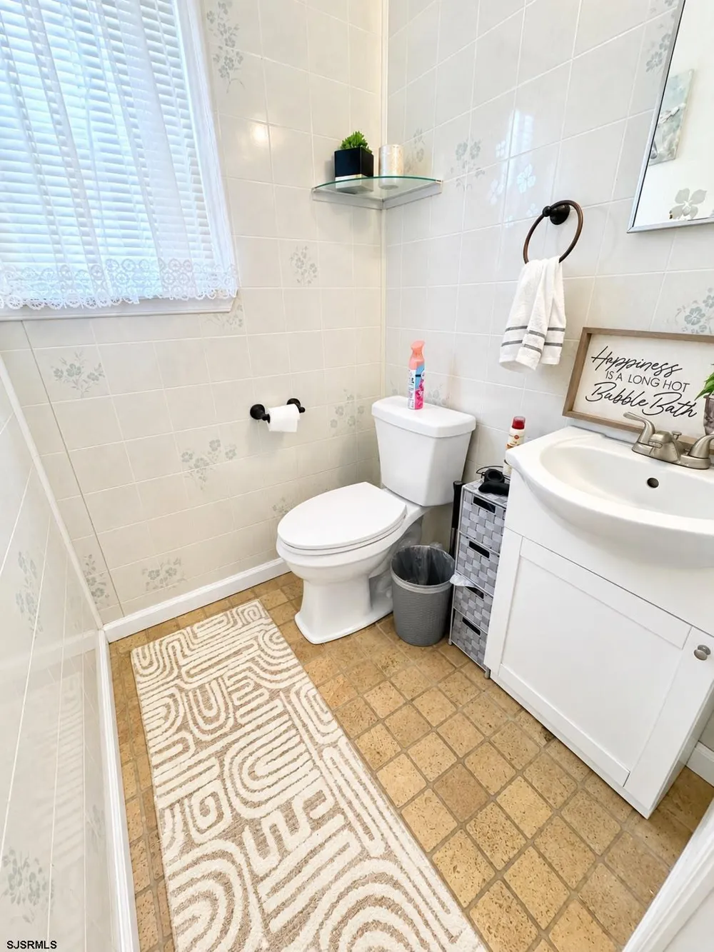 10 Fomalhaut Ct Turnersville, NJ 08012