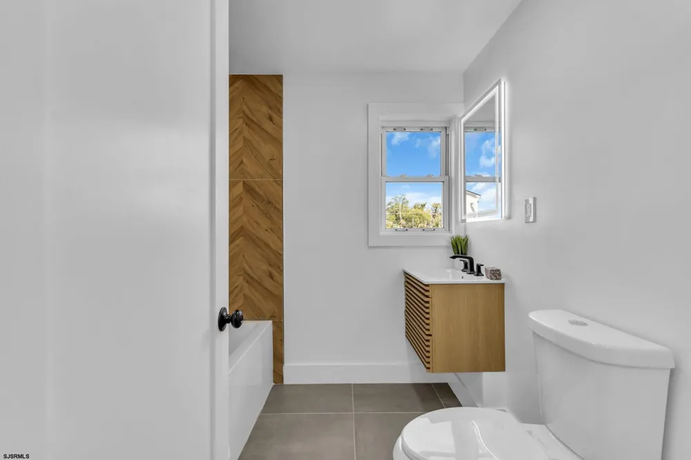 33 Morris Street Burlington, NJ 08016