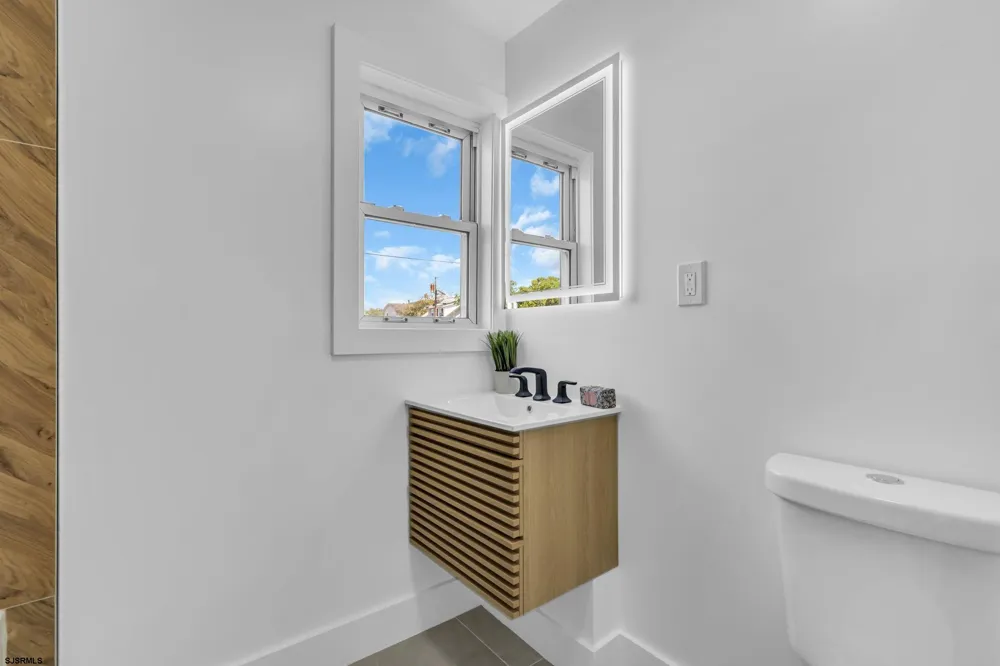 33 Morris Street Burlington, NJ 08016