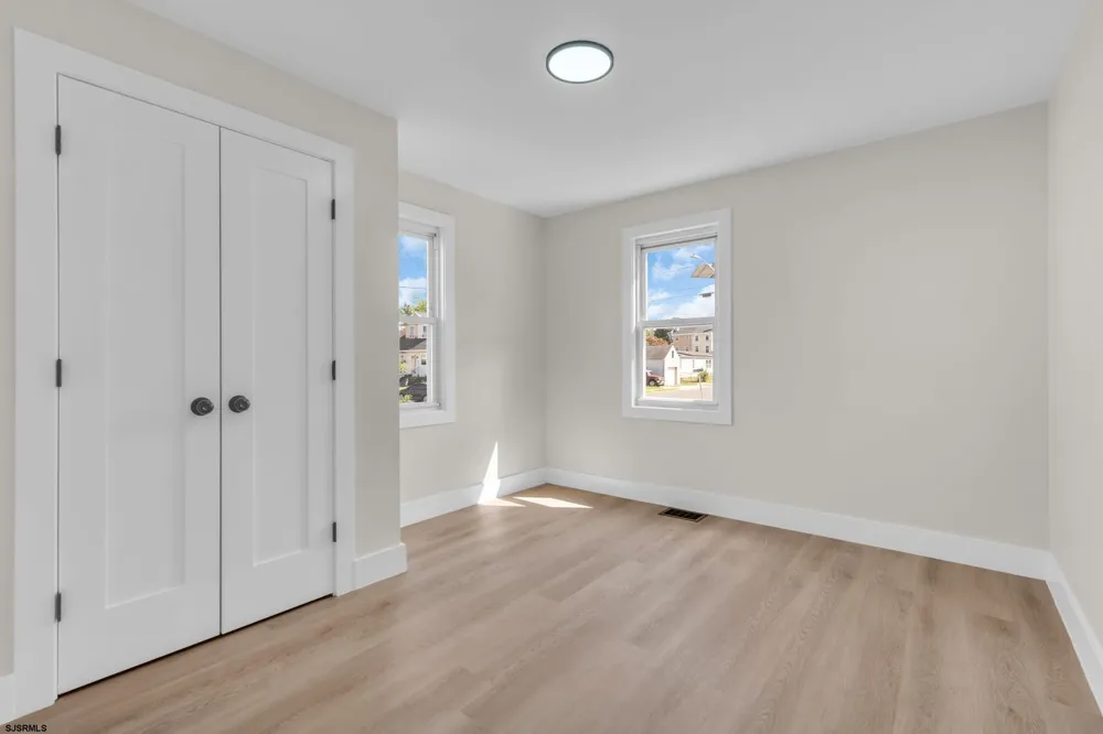 33 Morris Street Burlington, NJ 08016