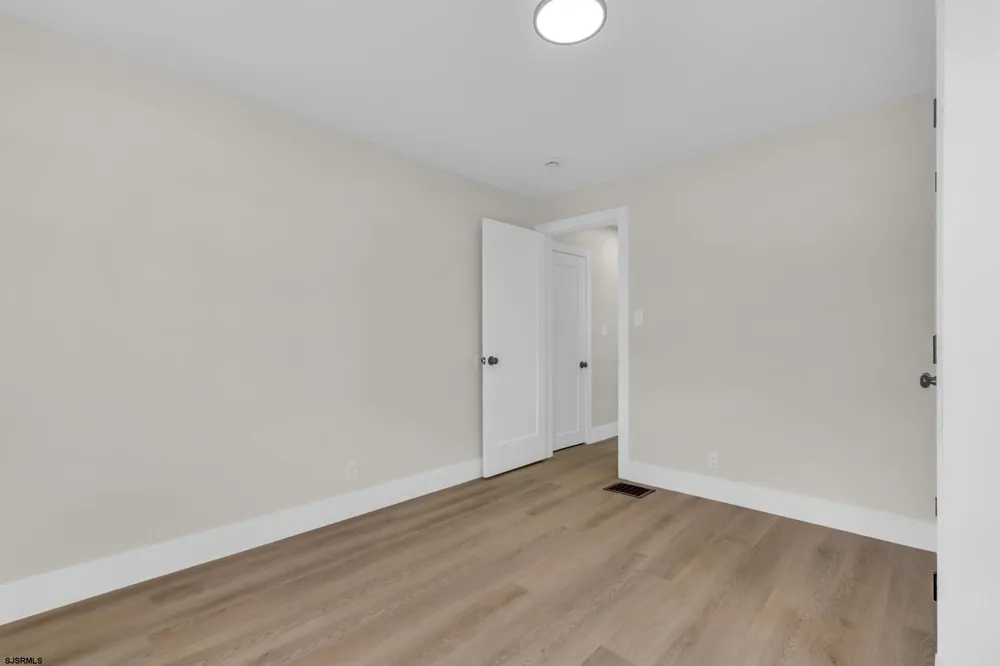 33 Morris Street Burlington, NJ 08016