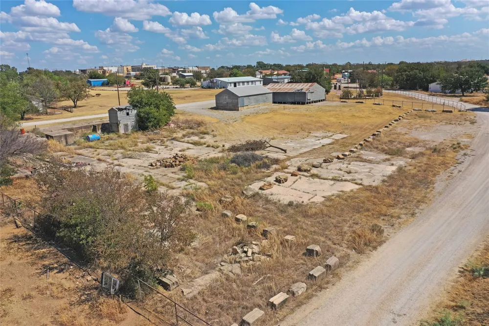 314 S Phillips Street Jacksboro, TX 76458