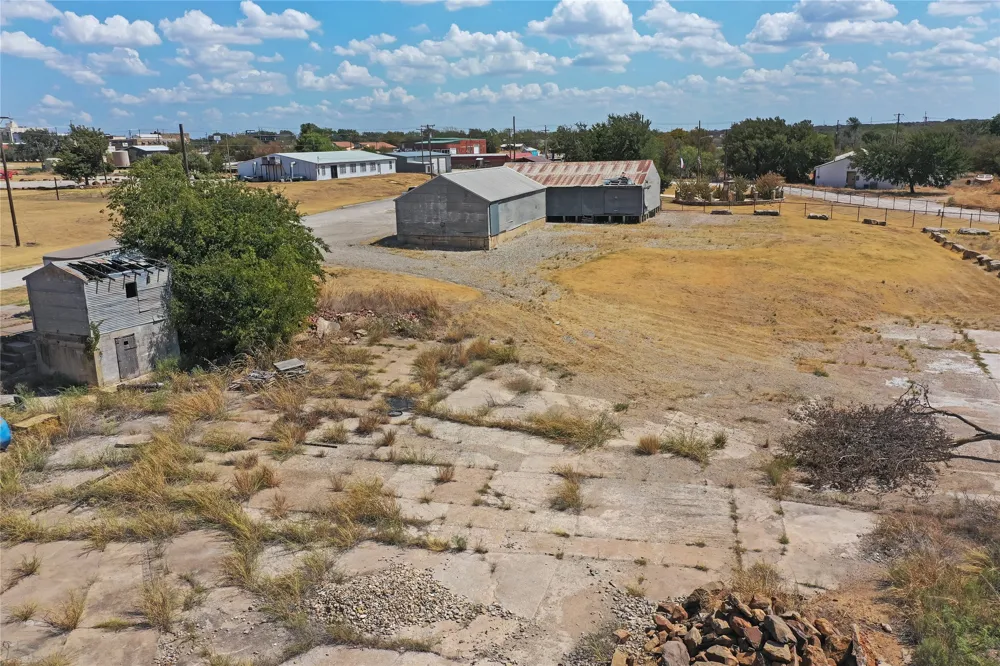 314 S Phillips Street Jacksboro, TX 76458