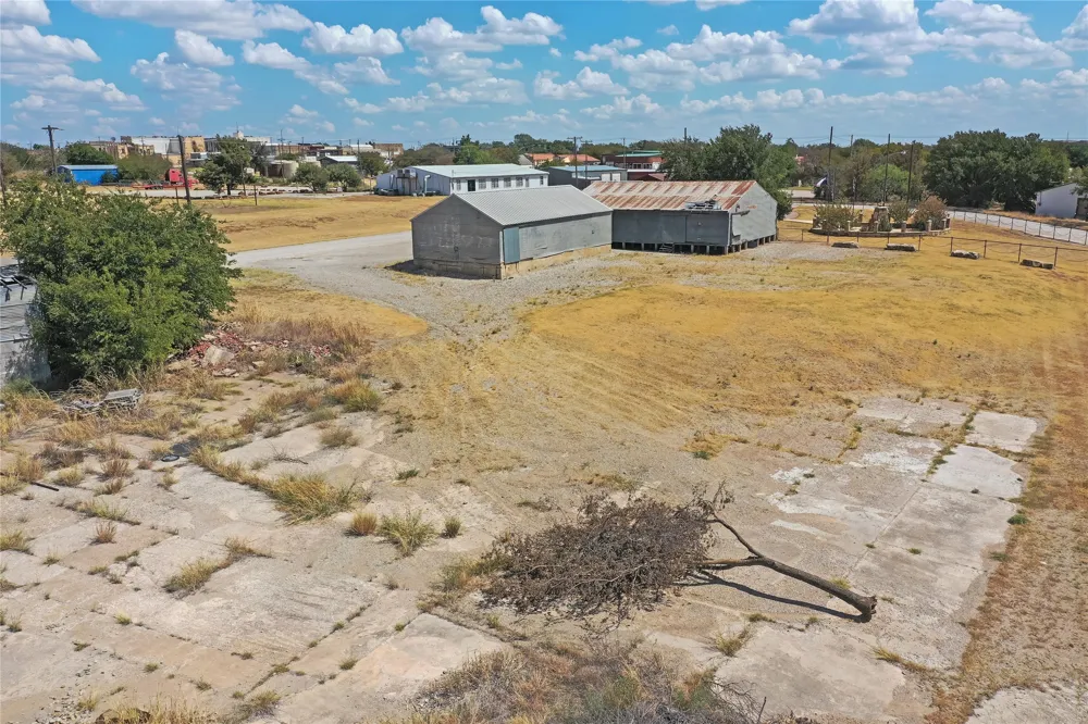 314 S Phillips Street Jacksboro, TX 76458