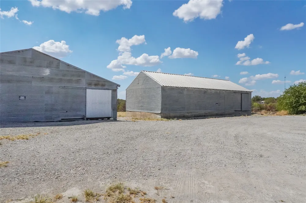 314 S Phillips Street Jacksboro, TX 76458