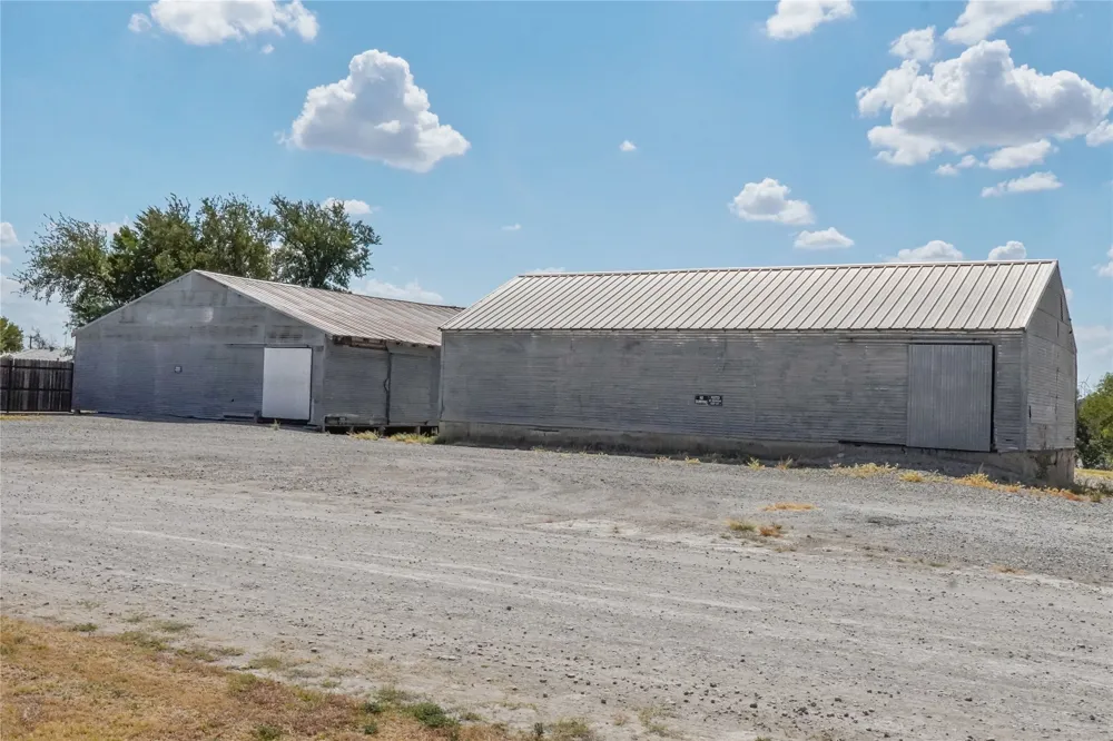 314 S Phillips Street Jacksboro, TX 76458