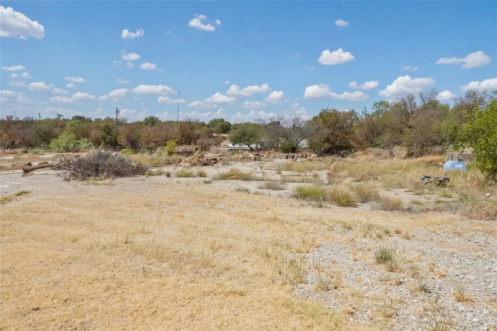 314 S Phillips Street Jacksboro, TX 76458