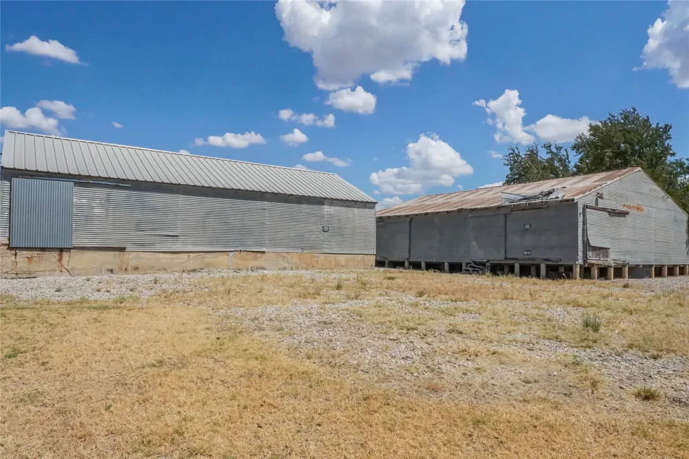 314 S Phillips Street Jacksboro, TX 76458
