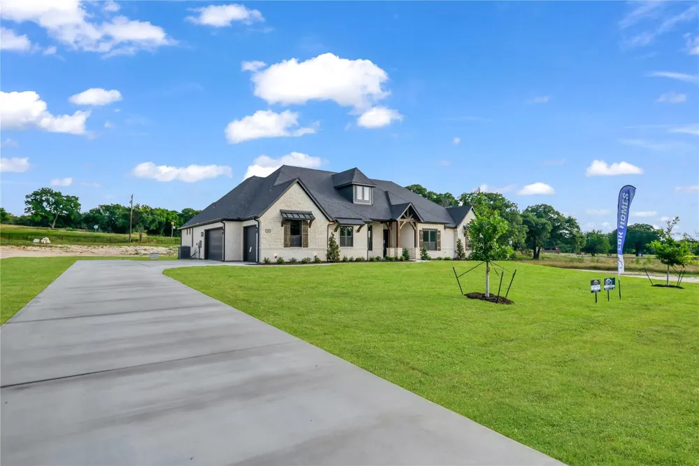 120 Daggett Drive Decatur, TX 76234