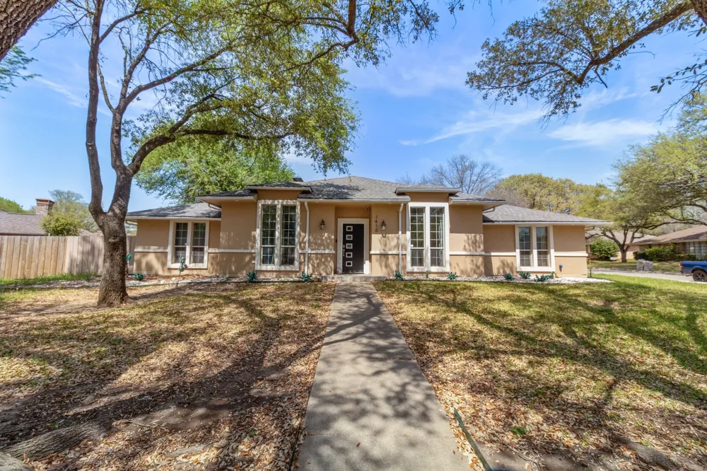 1410 Adam Place DeSoto, TX 75115