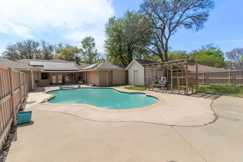 1410 Adam Place DeSoto, TX 75115