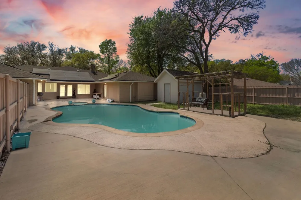 1410 Adam Place DeSoto, TX 75115