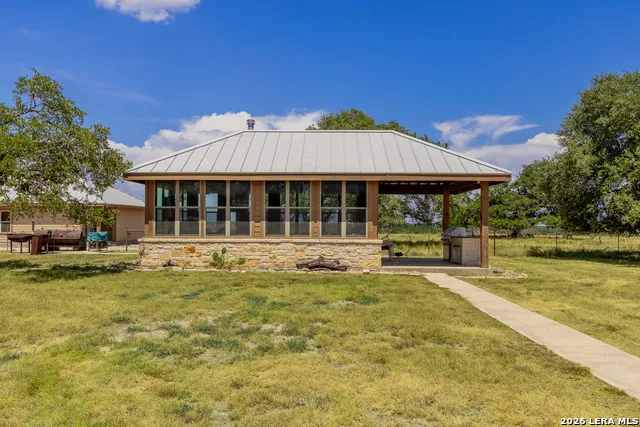 1570 PARKER RD Harper, TX 76849