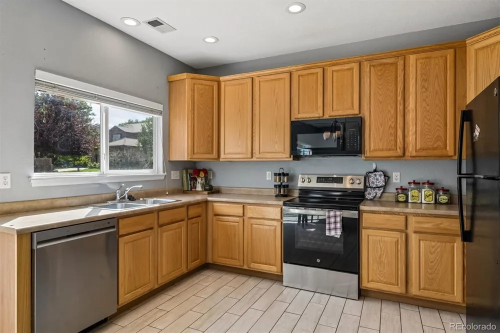 16034 E 97th Avenue Commerce City, CO 80022