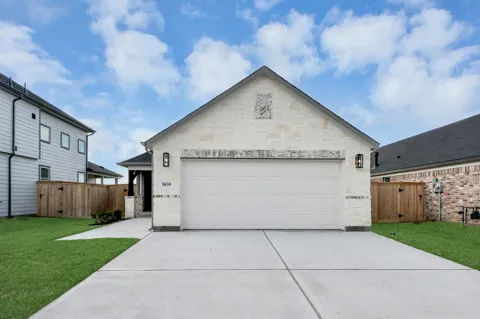 5819 Madison Trail Drive