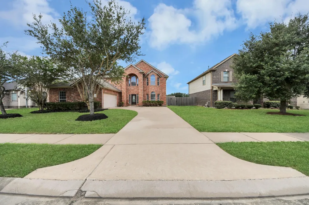 2014 Orchard Spring Drive Pearland, TX 77581