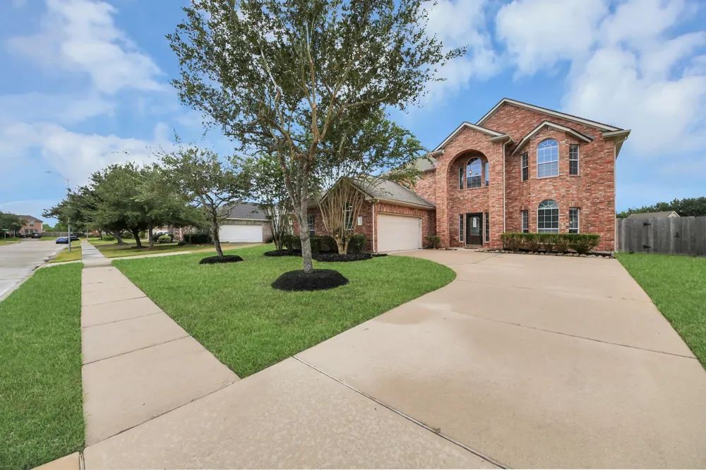 2014 Orchard Spring Drive Pearland, TX 77581