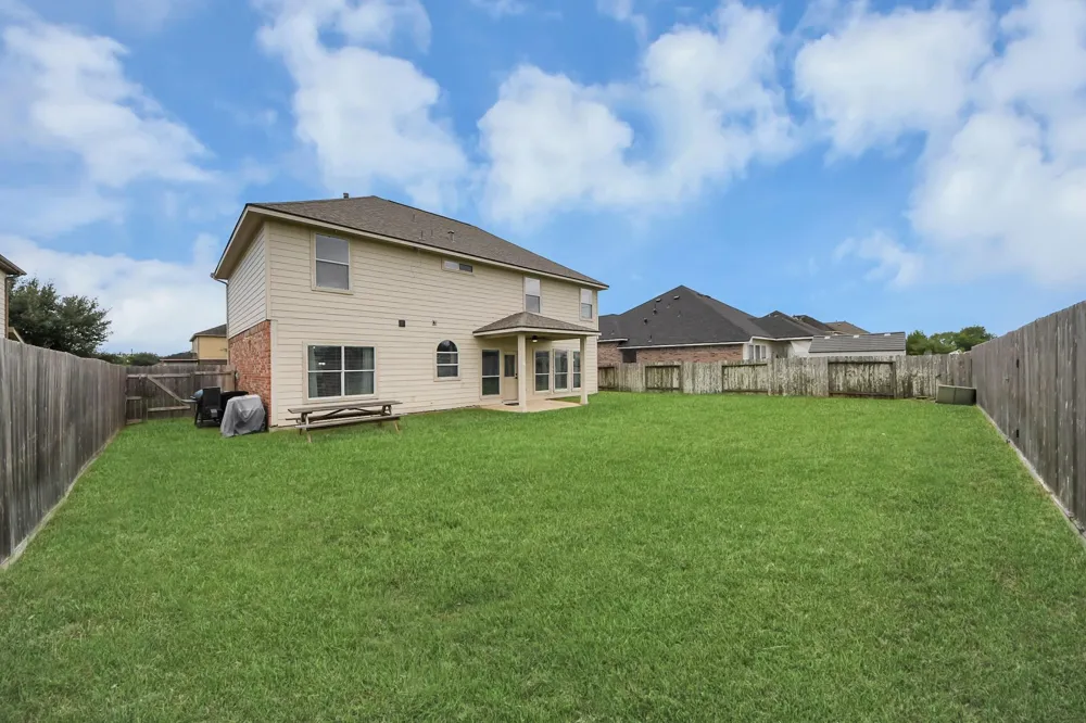 2014 Orchard Spring Drive Pearland, TX 77581