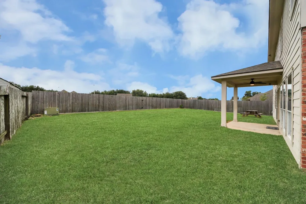 2014 Orchard Spring Drive Pearland, TX 77581
