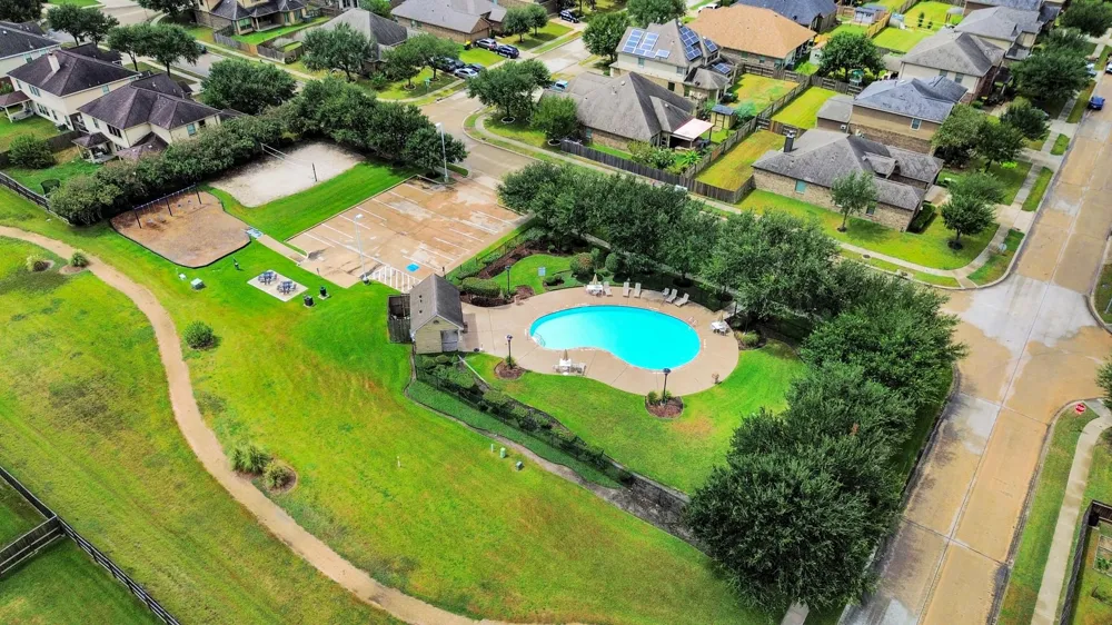 2014 Orchard Spring Drive Pearland, TX 77581