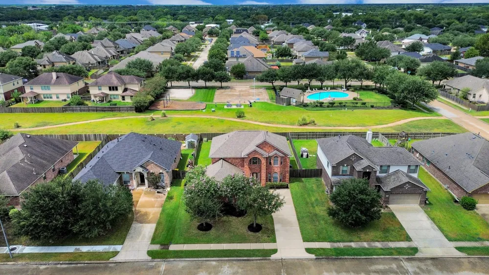 2014 Orchard Spring Drive Pearland, TX 77581