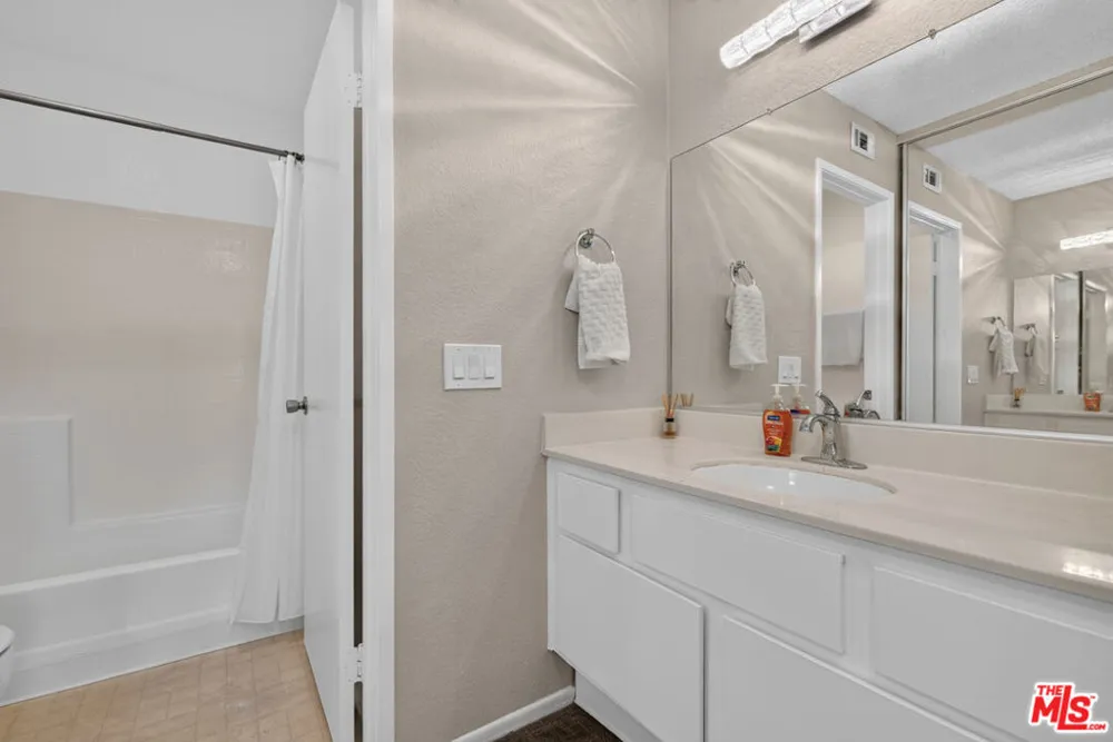2554 Olive Drive #188 Palmdale, CA 93550