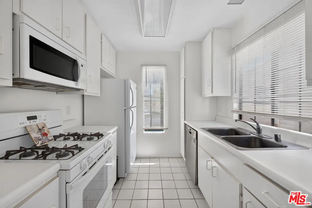 2554 Olive Drive #188 Palmdale, CA 93550