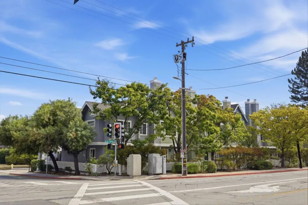 372 El Camino Real #10 San Mateo, CA 94401