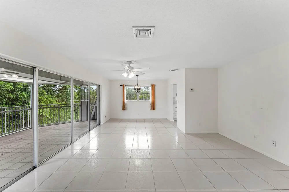 408 PINE TREE COURT #12 Atlantis, FL 33462