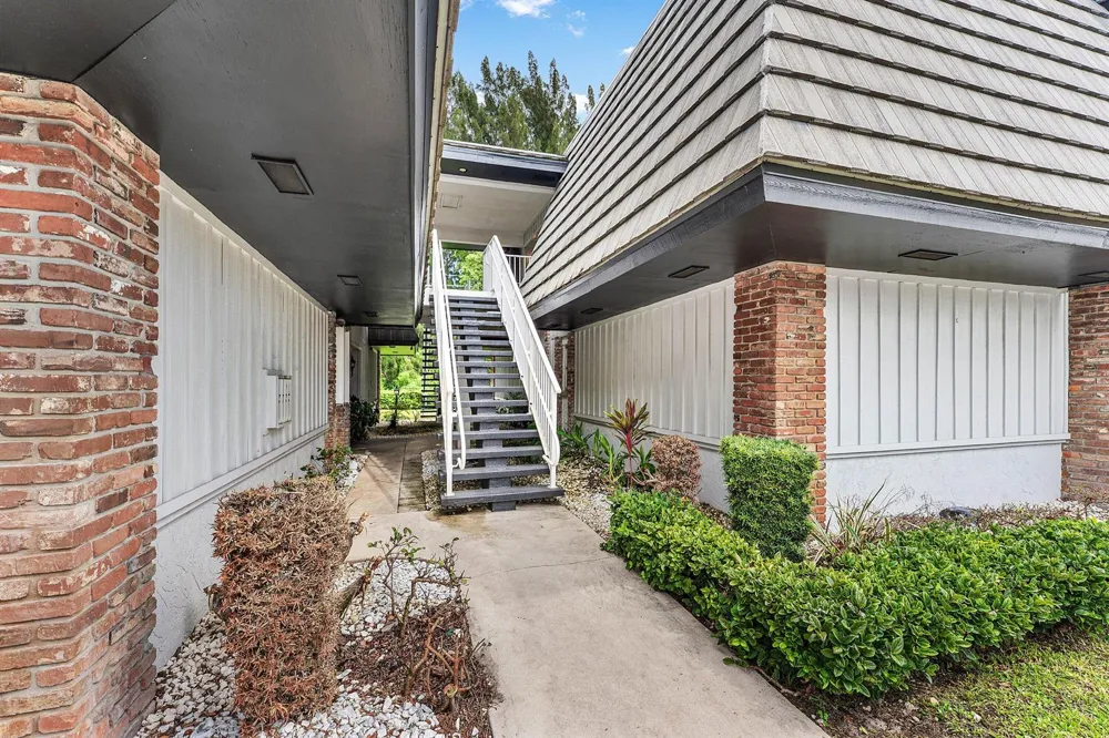 408 PINE TREE COURT #12 Atlantis, FL 33462