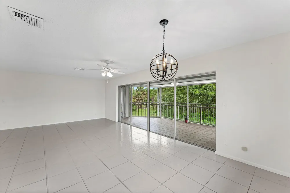 408 PINE TREE COURT #12 Atlantis, FL 33462
