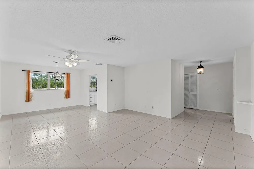 408 PINE TREE COURT #12 Atlantis, FL 33462