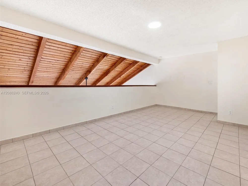 1424 SW 131st Place Cir E Miami, FL 33184