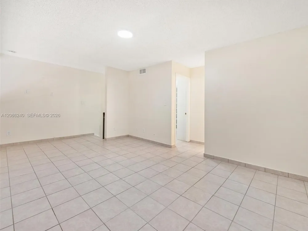 1424 SW 131st Place Cir E Miami, FL 33184