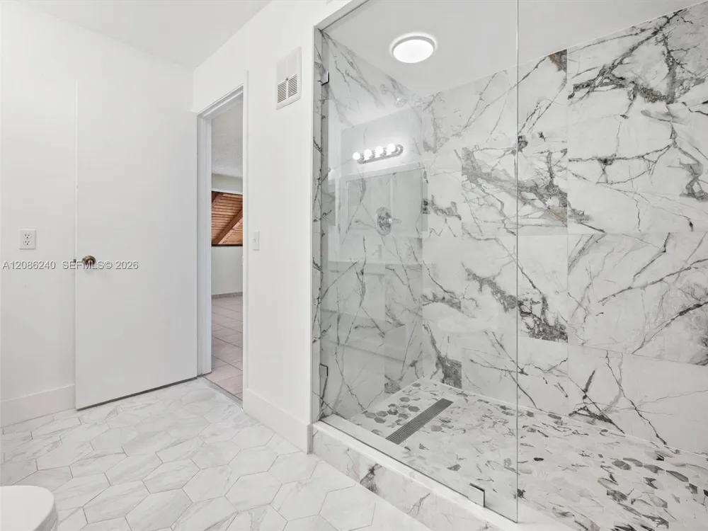 1424 SW 131st Place Cir E Miami, FL 33184