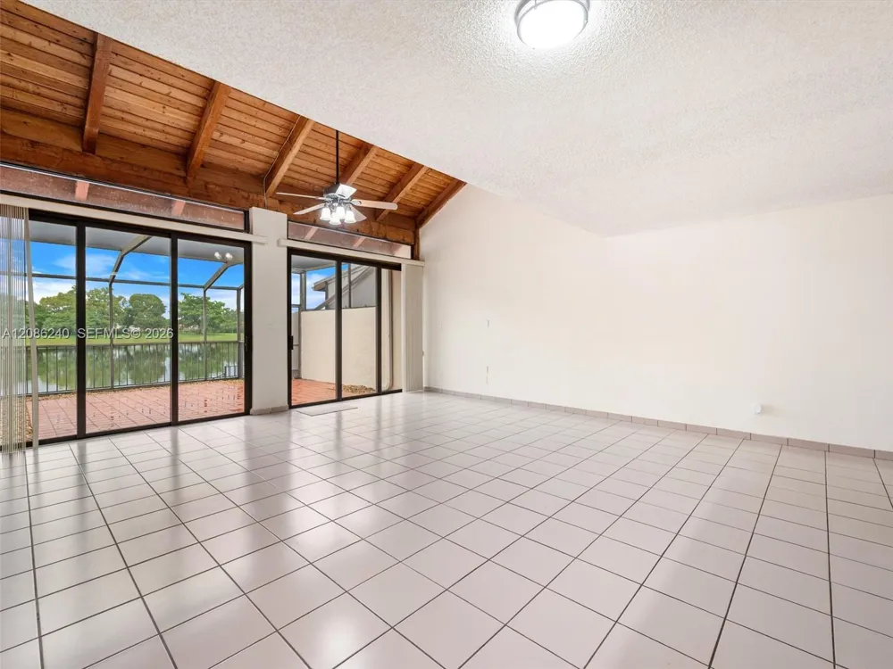 1424 SW 131st Place Cir E Miami, FL 33184