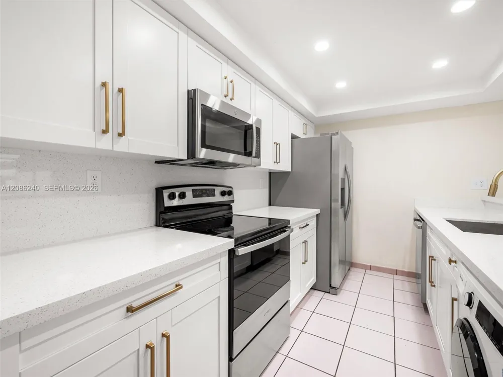 1424 SW 131st Place Cir E Miami, FL 33184