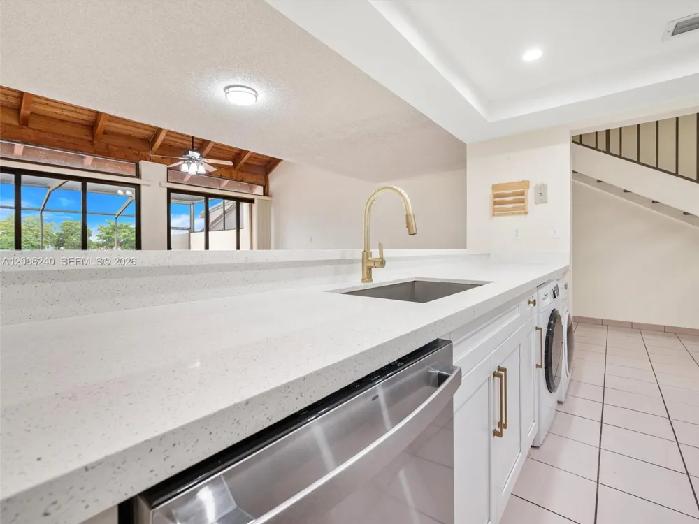 1424 SW 131st Place Cir E Miami, FL 33184