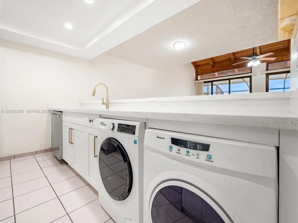 1424 SW 131st Place Cir E Miami, FL 33184