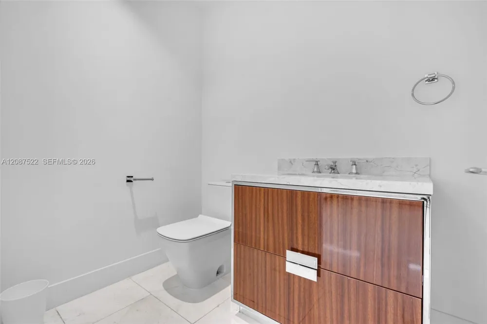 15701 Collins Ave #1703 Sunny Isles Beach, FL 33160