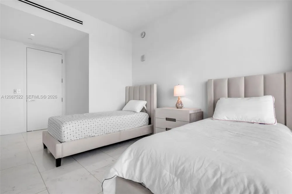 15701 Collins Ave #1703 Sunny Isles Beach, FL 33160