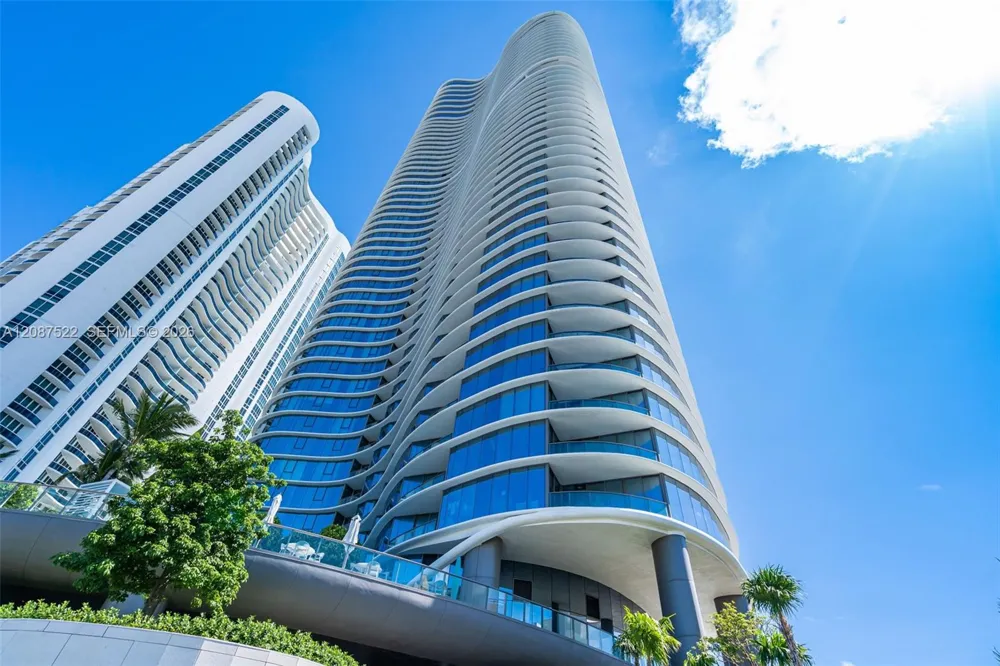 15701 Collins Ave #1703 Sunny Isles Beach, FL 33160