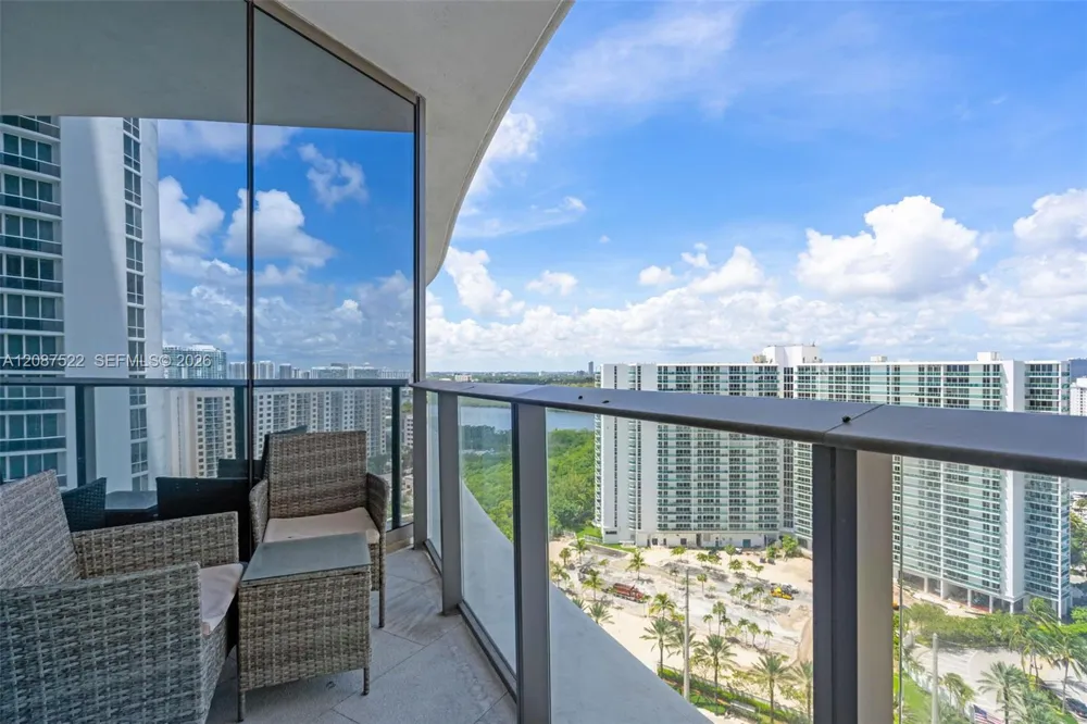 15701 Collins Ave #1703 Sunny Isles Beach, FL 33160