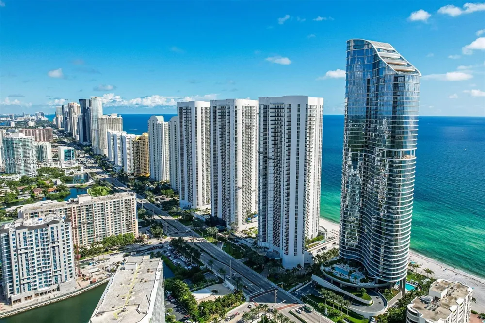 15701 Collins Ave #1703 Sunny Isles Beach, FL 33160